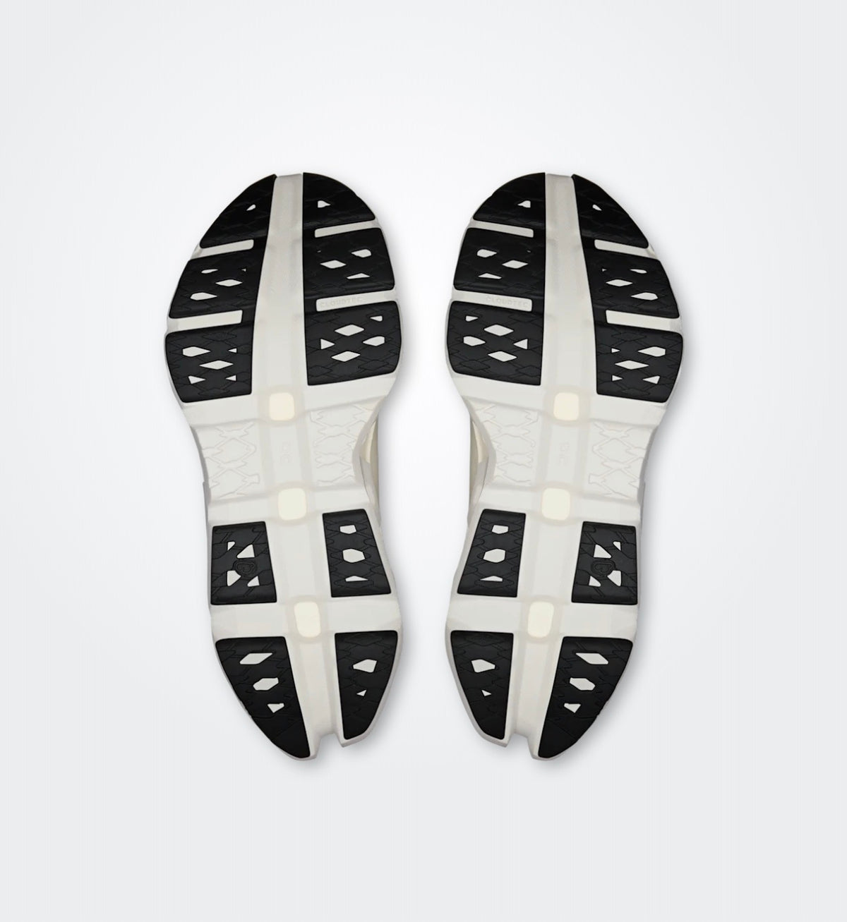 On Cloudmonster 3 Hyper - Black | Ivory