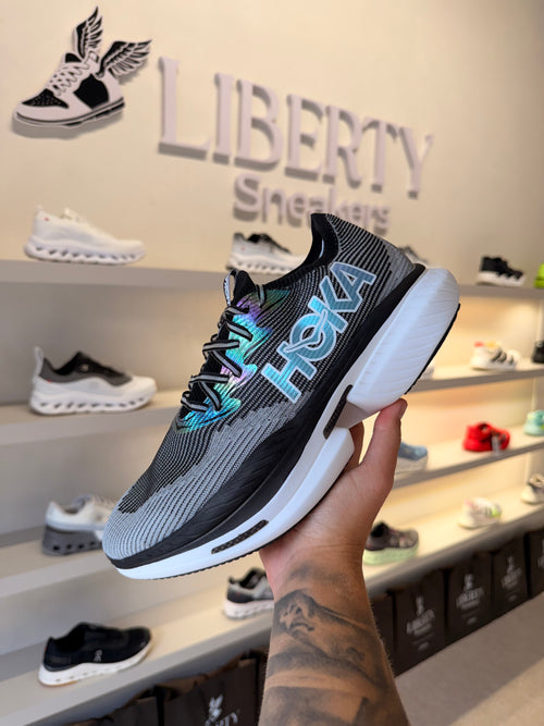 Hoka Cielo X1 Unissex - Preto (Pronta Entrega)