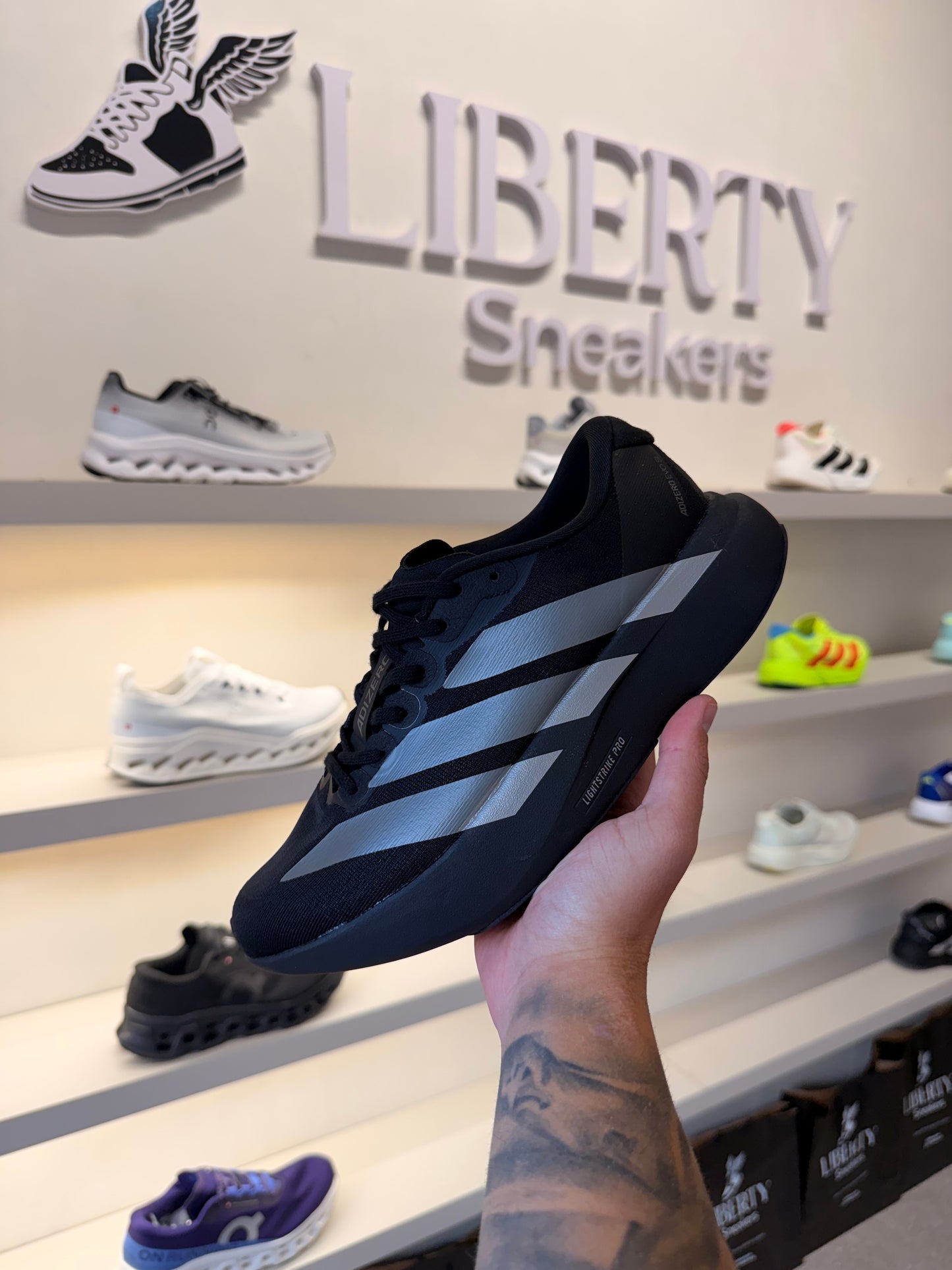 Adidas Adizero EVO SL - Preto/Prata (Pronta Entrega)
