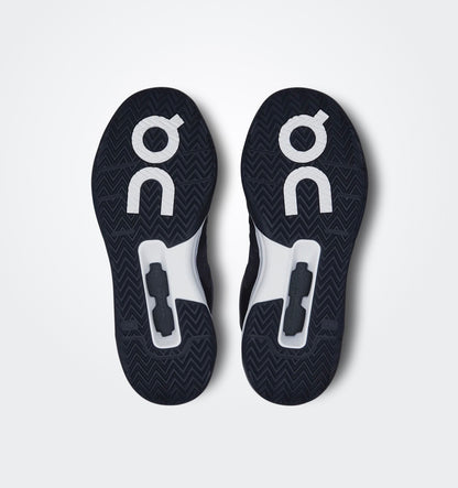 ON THE ROGER Clubhouse    Black | White