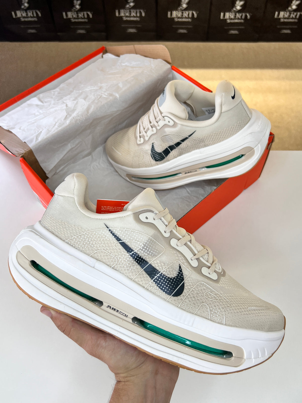 Nike Vomero Premium - Pale Ivory
