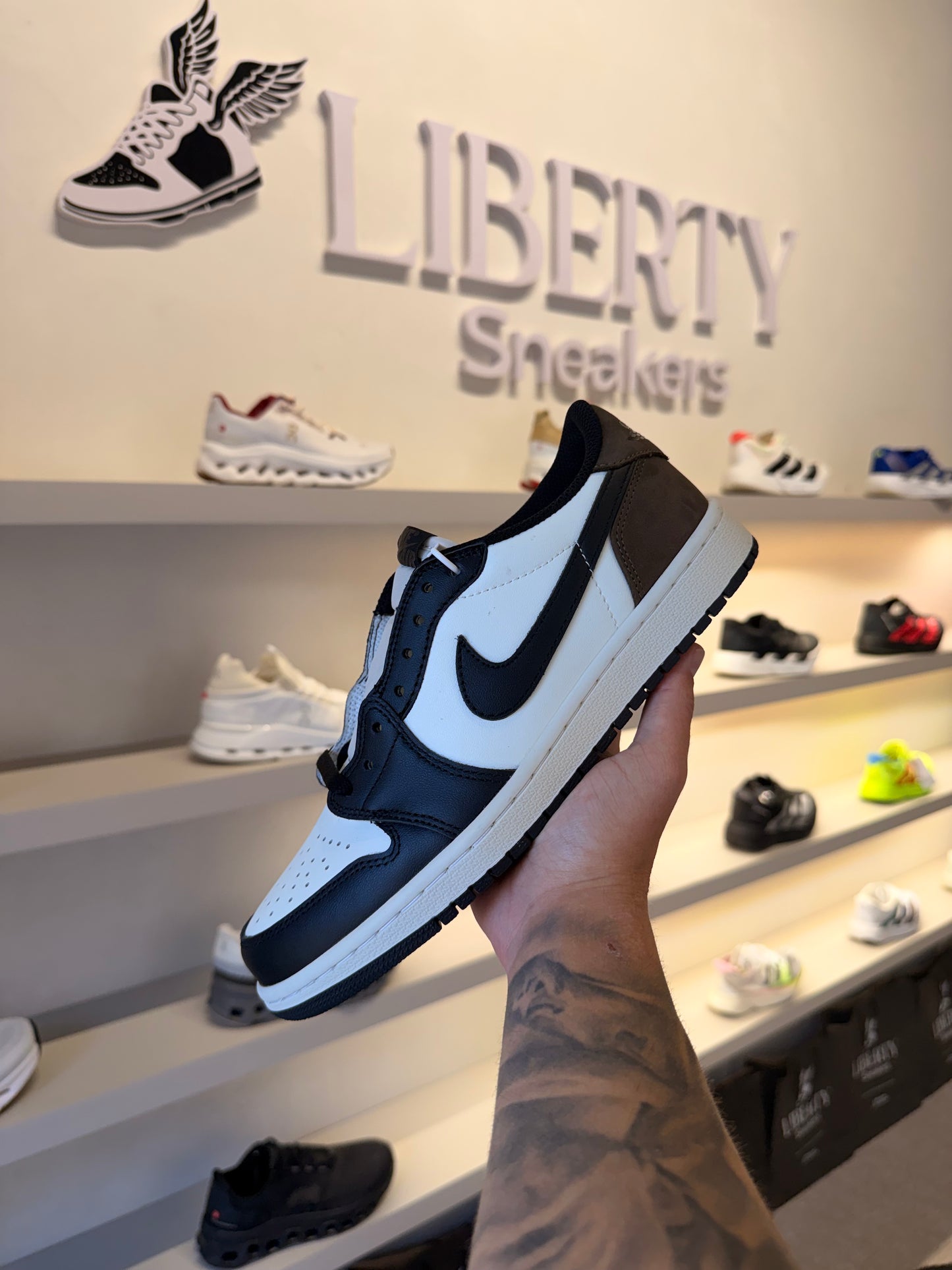 Jordan 1 Low “Mocha” (Pronta Entrega)