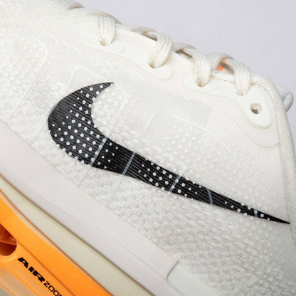 Nike Vomero Premium - Sail Coconut Milk       (Pronta Entrega)