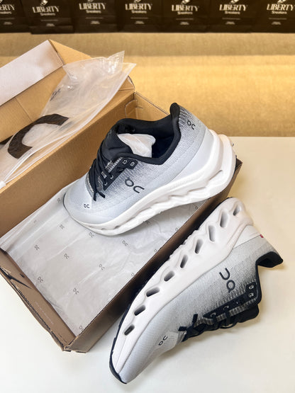 On Cloudtilt Black | Ivory (Pronta Entrega)
