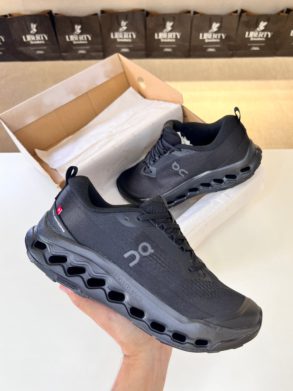 On Cloudsurfer Trail 2 Black | Eclipse