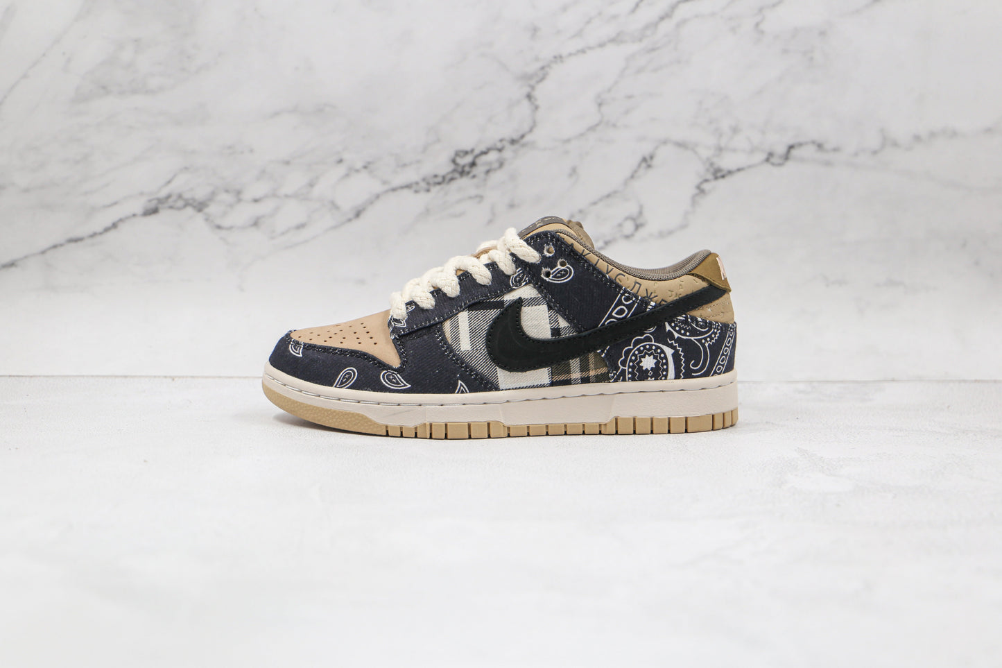 Nike SB Dunk Low x Travis Scott