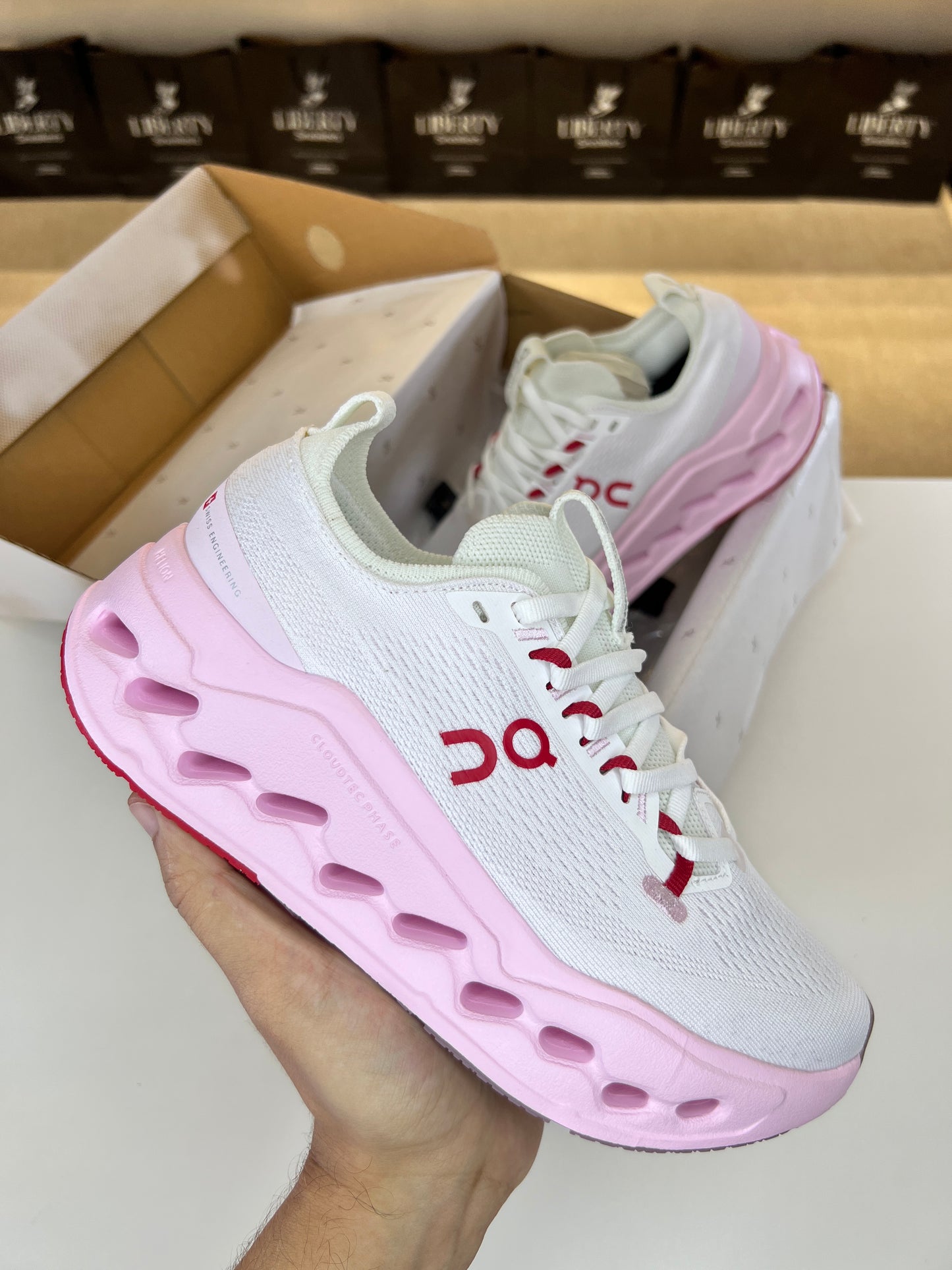 On Cloudsurfer Max                   Ivory | Peony