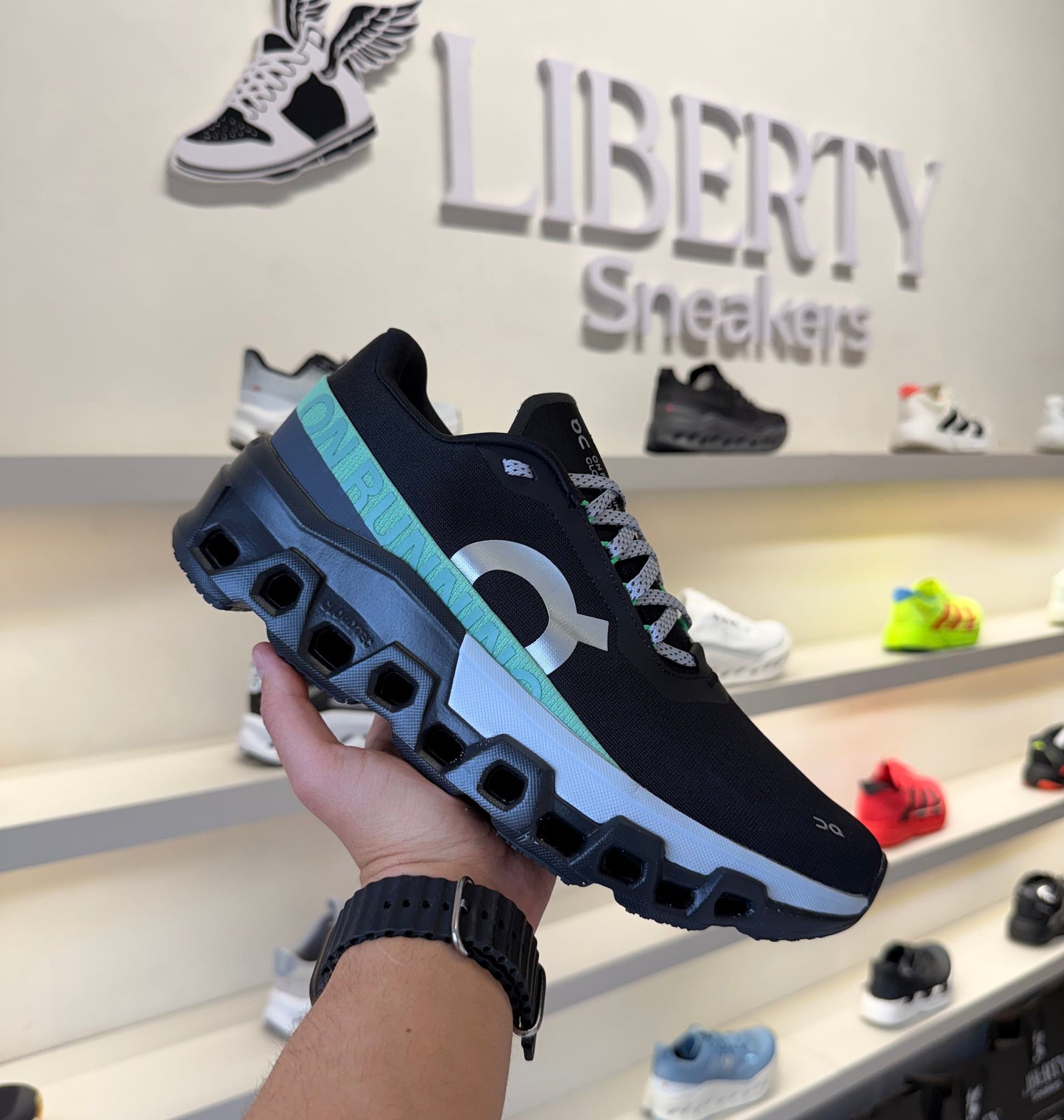 On Cloudmonster2 “Black | Glacier”