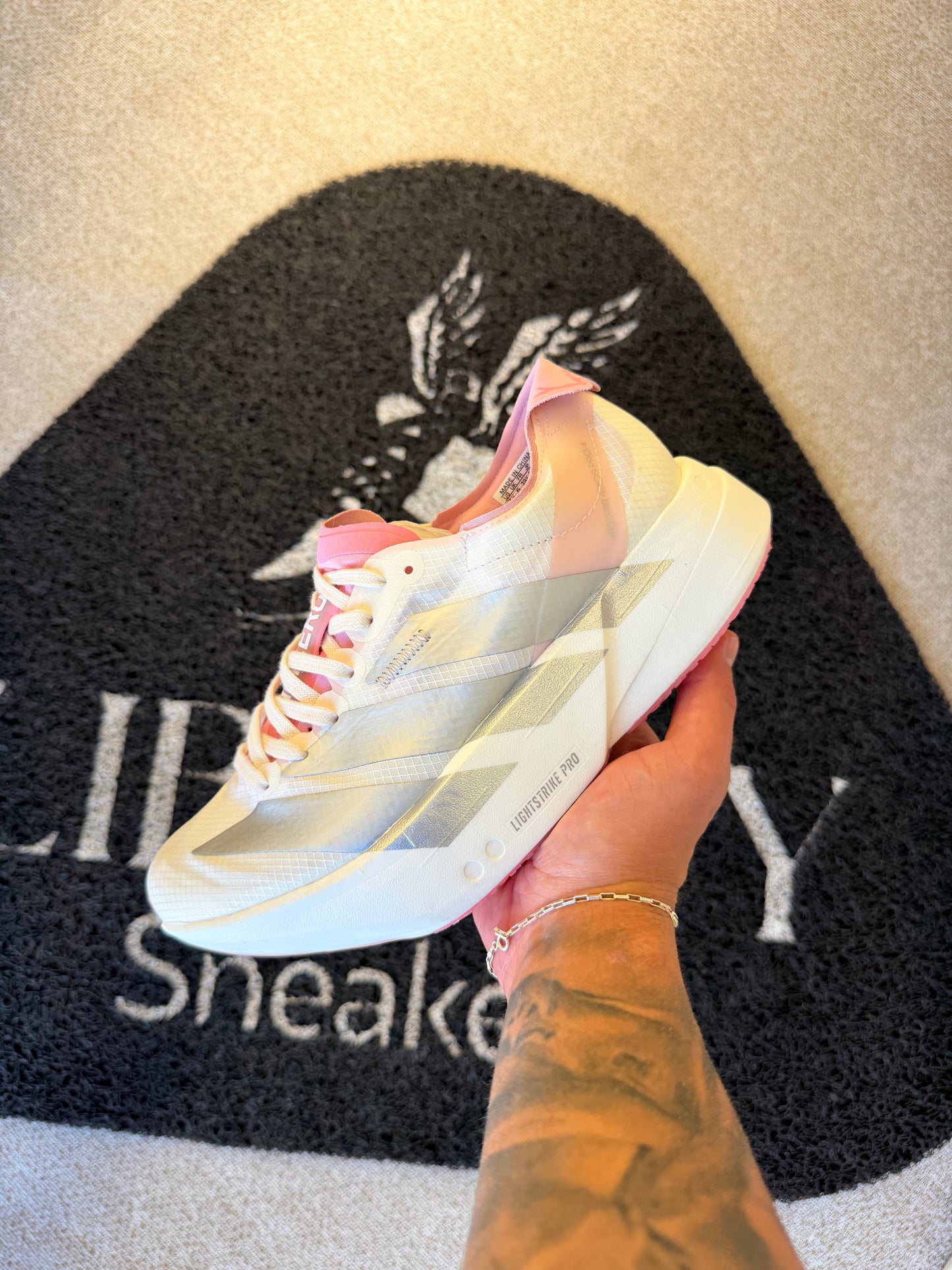 ADIZERO ADIOS PRO4 - CHERRY BLOSSOM (Pronta Entrega)