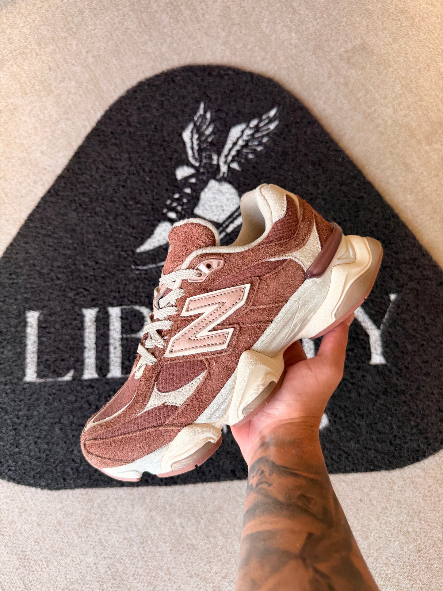 New Balance 9060 "Rick Oak Marrom)
