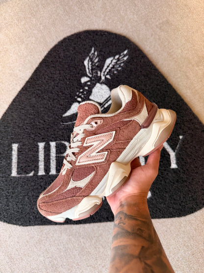 New Balance 9060 "Rick Oak Marrom)