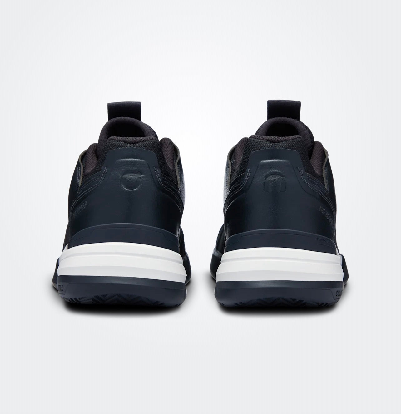 ON THE ROGER Clubhouse    Black | White
