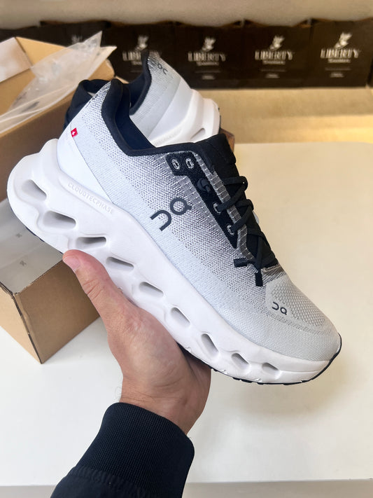 On Cloudtilt Black | Ivory (Pronta Entrega)