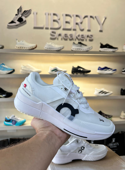ON THE ROGER PRO 2 | WHITE