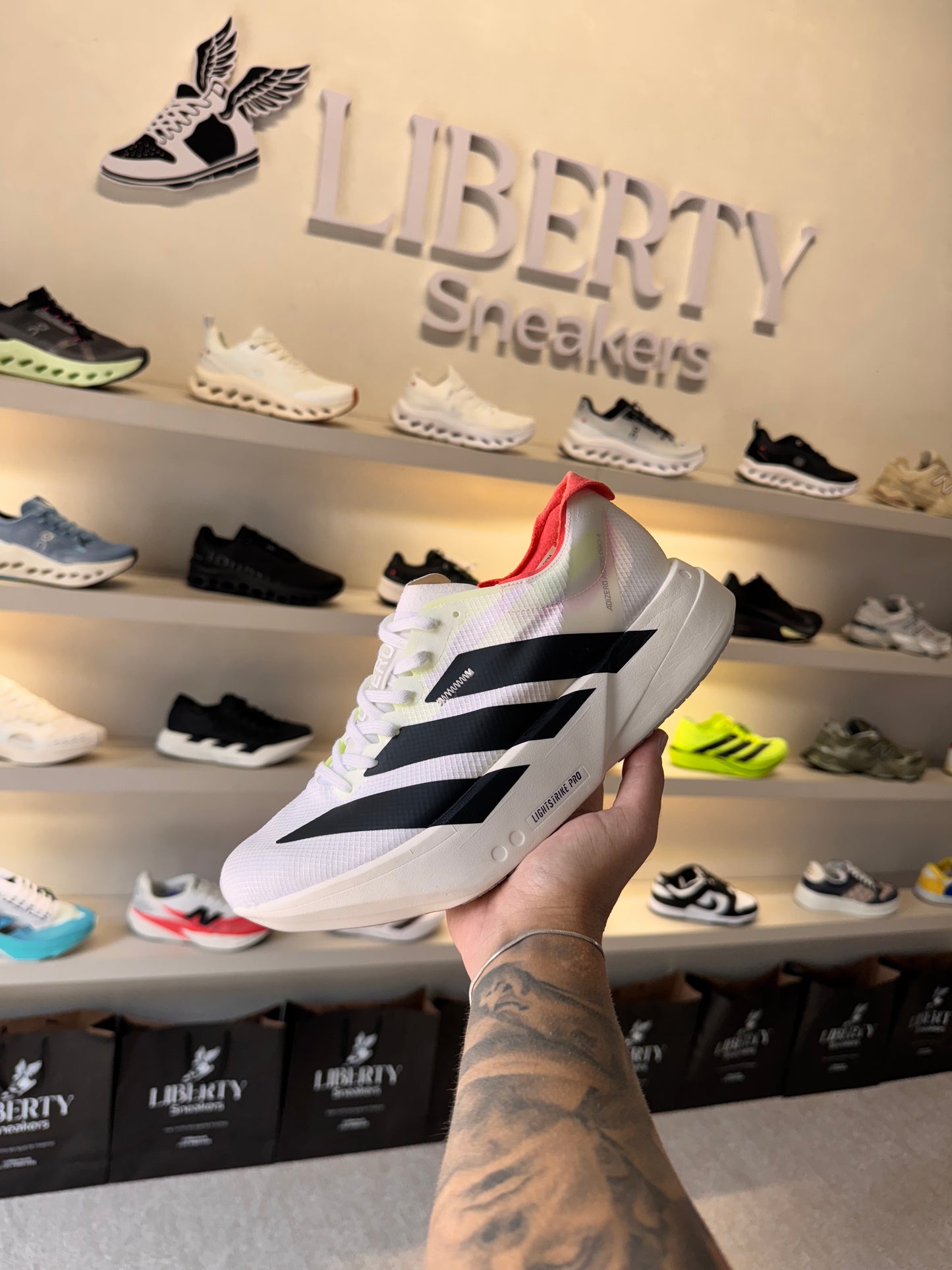 ADIZERO ADIOS PRO4 WHITE ORANGE