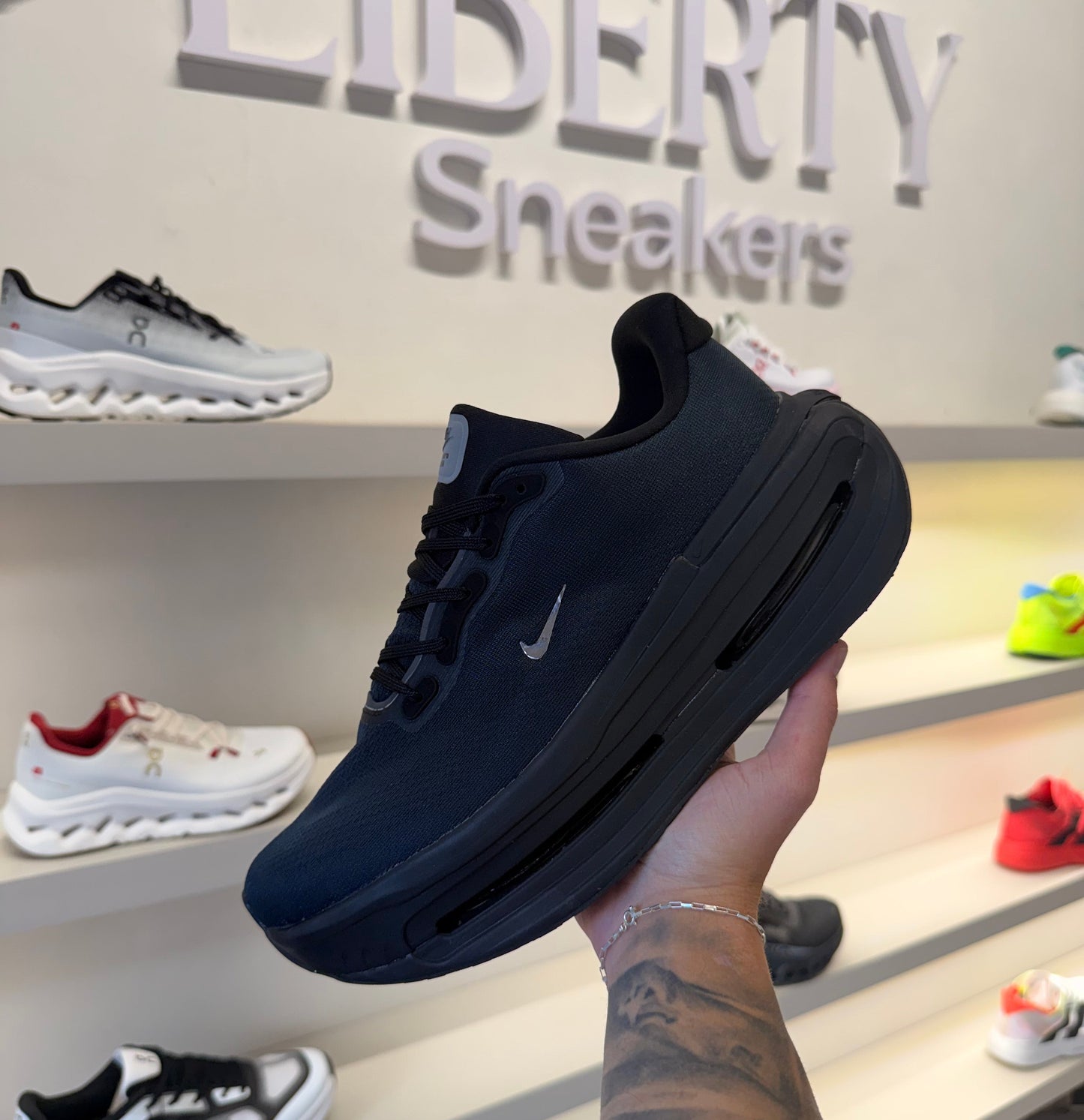 Nike Vomero Premium SP - Triple Black (Pronta Entrega)