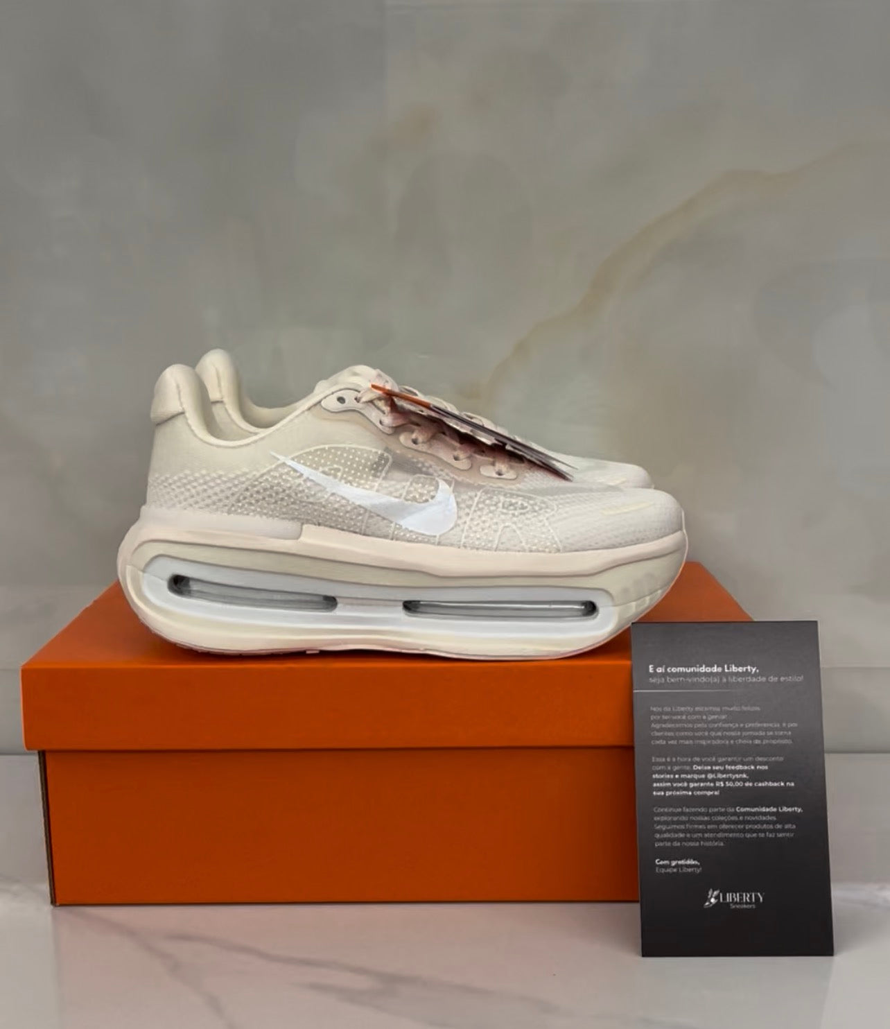 Nike Vomero Premium Chalk Bege