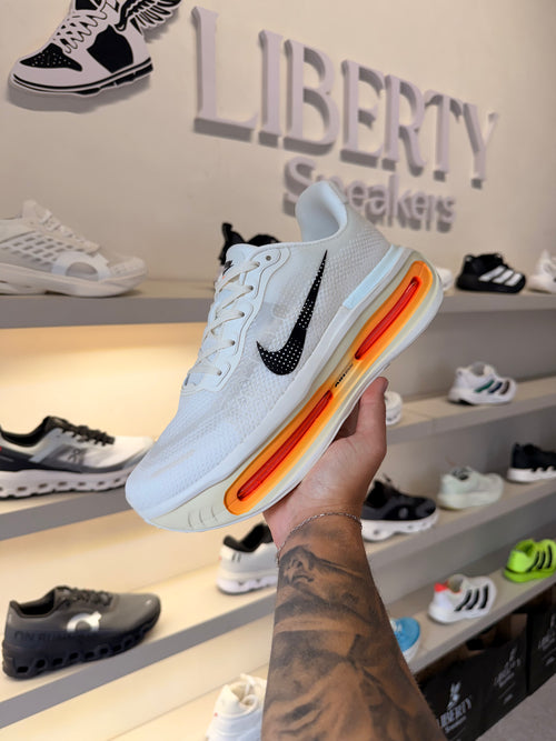 Nike Vomero Premium - Sail Coconut Milk       (Pronta Entrega)