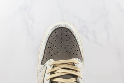 Jordan 1 Low Reverse Mocha Travis Scott       (Pronta Entrega)