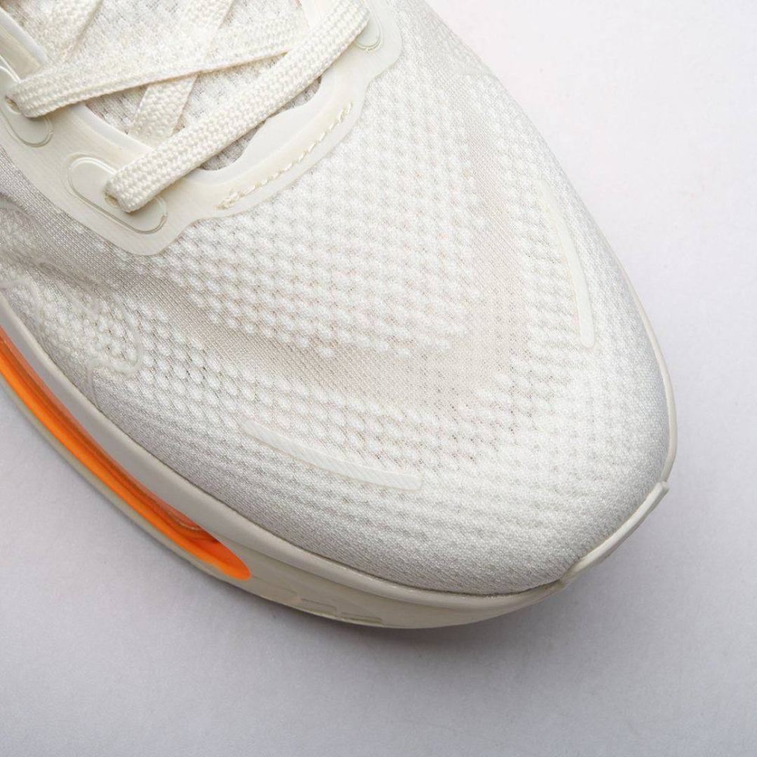 Nike Vomero Premium - Sail Coconut Milk       (Pronta Entrega)
