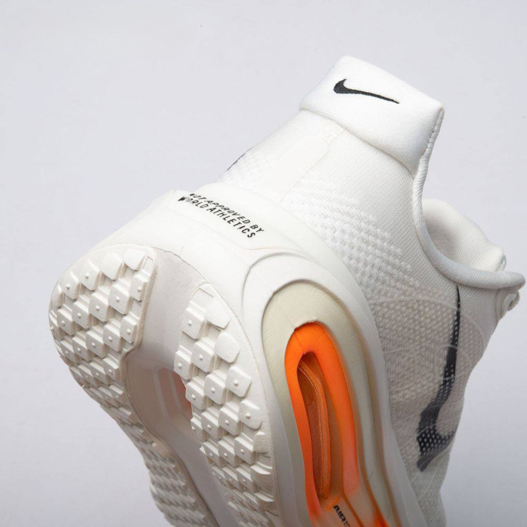 Nike Vomero Premium - Sail Coconut Milk       (Pronta Entrega)